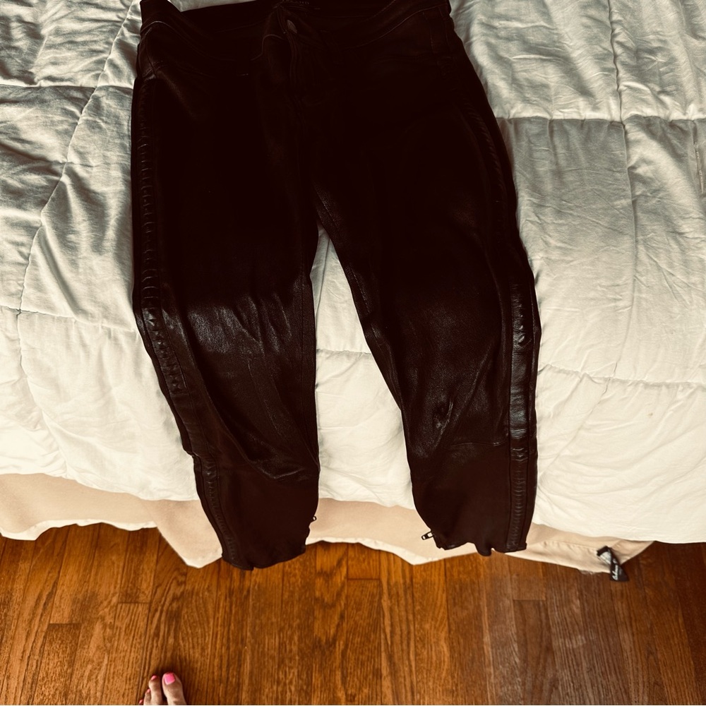 J Brand genuine leather, low rise size 26 - Picture 2 of 8